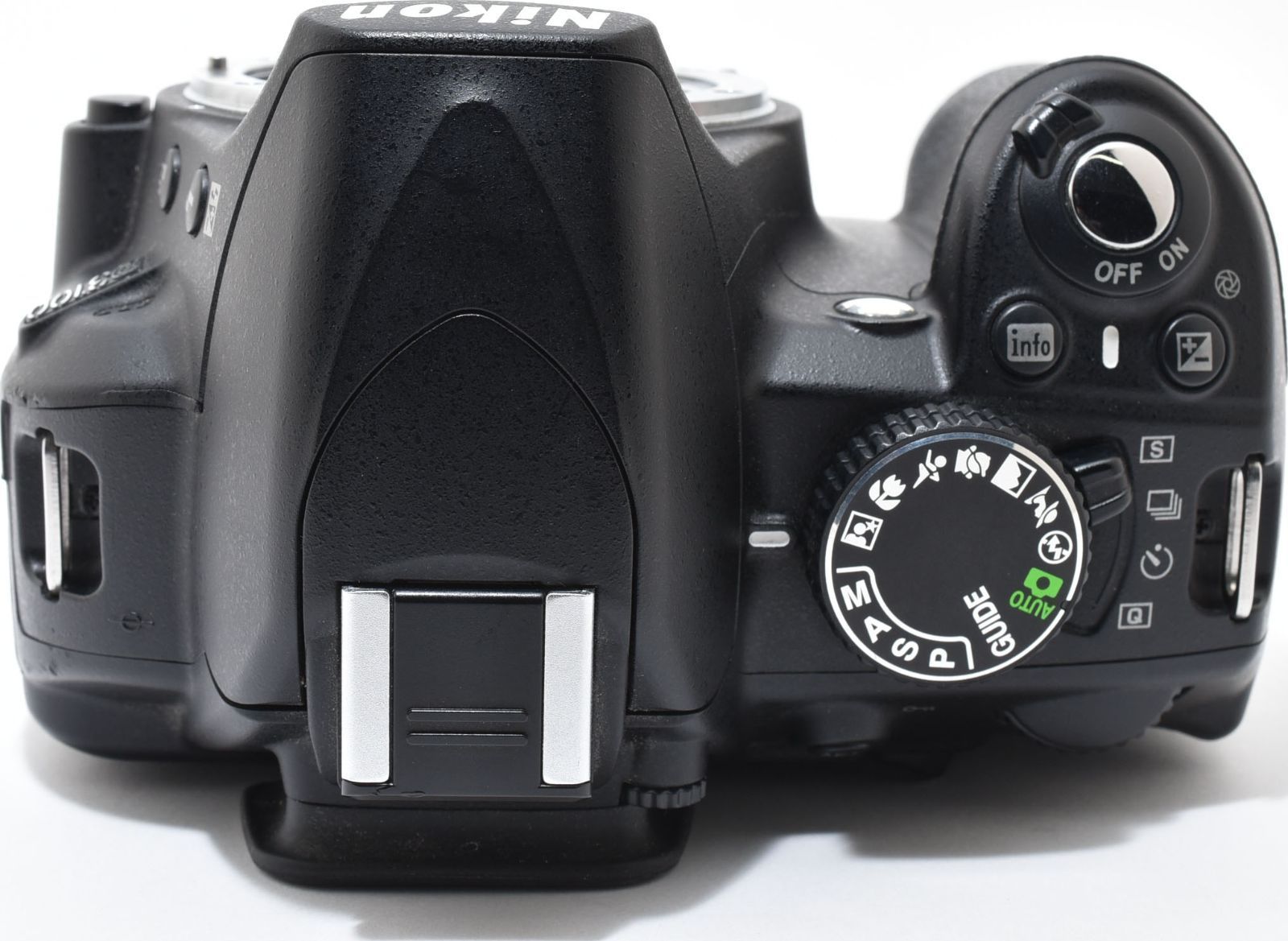 L23[7045B] ニコン Nikon D3100 ボディ 【ショット数 7，934回