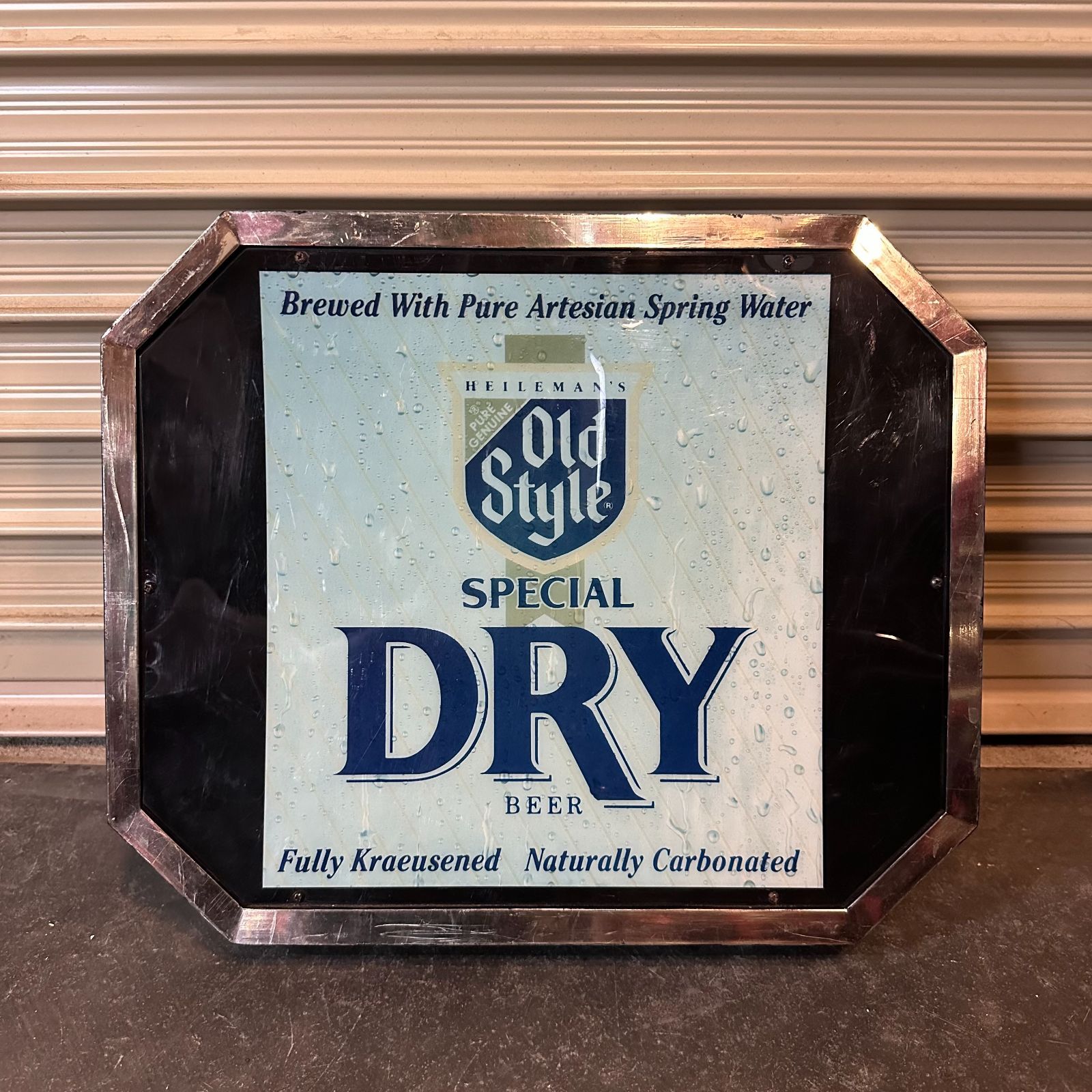 Old Style Special Dry Beer（オールドスタイル）の電飾看板（ライト