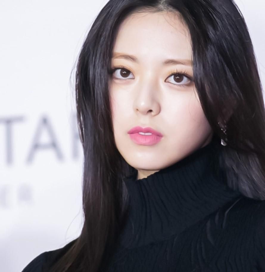 Bunjang商品韓国直送】ITZY(イッチ) ユナ(YUNA) 直筆サイン チェキ