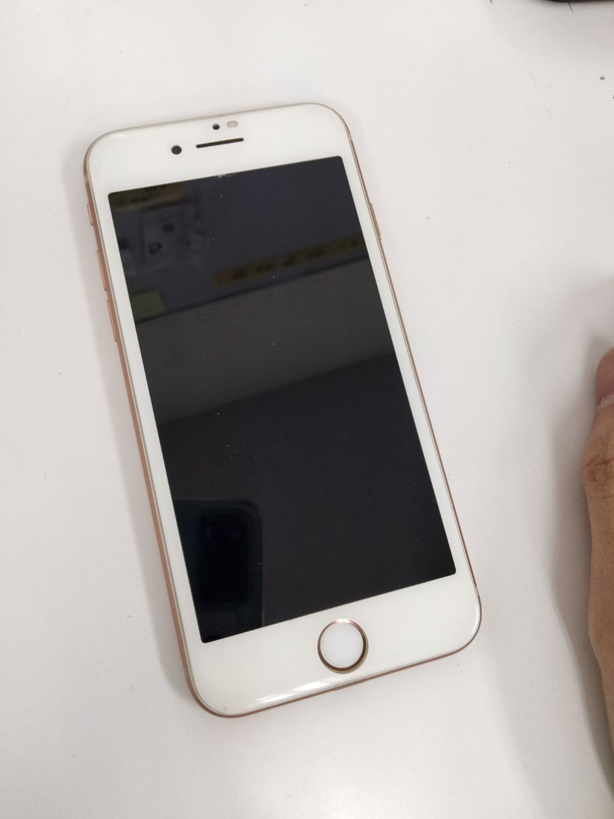 ジャンク品】iPhone8 64GB ローズゴールド SIMロック解除済み 画面割れ