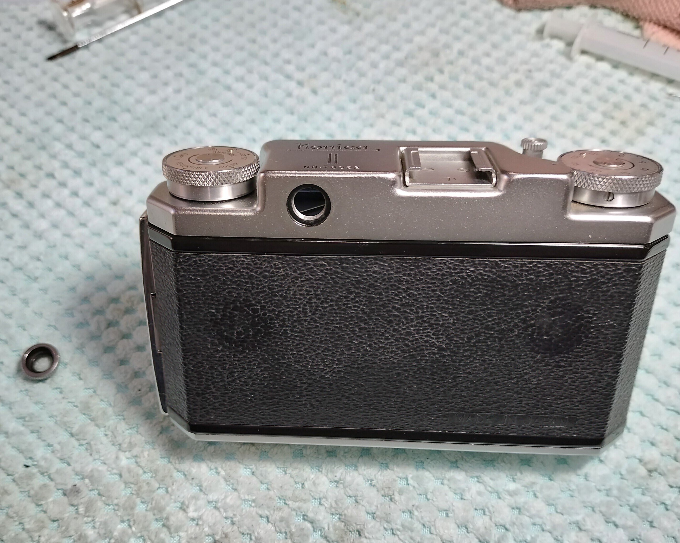 Konica IIシリーズの分解｜フィルムカメラ修理のアクアカメラ