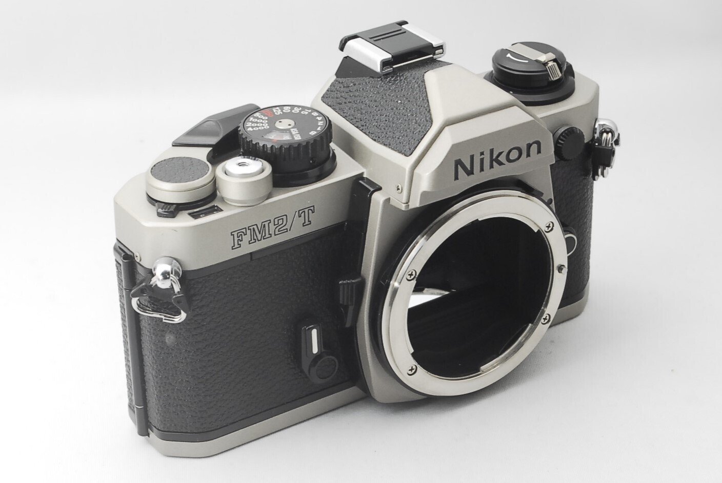 Nikon FM2の分解｜フィルムカメラ修理のアクアカメラ