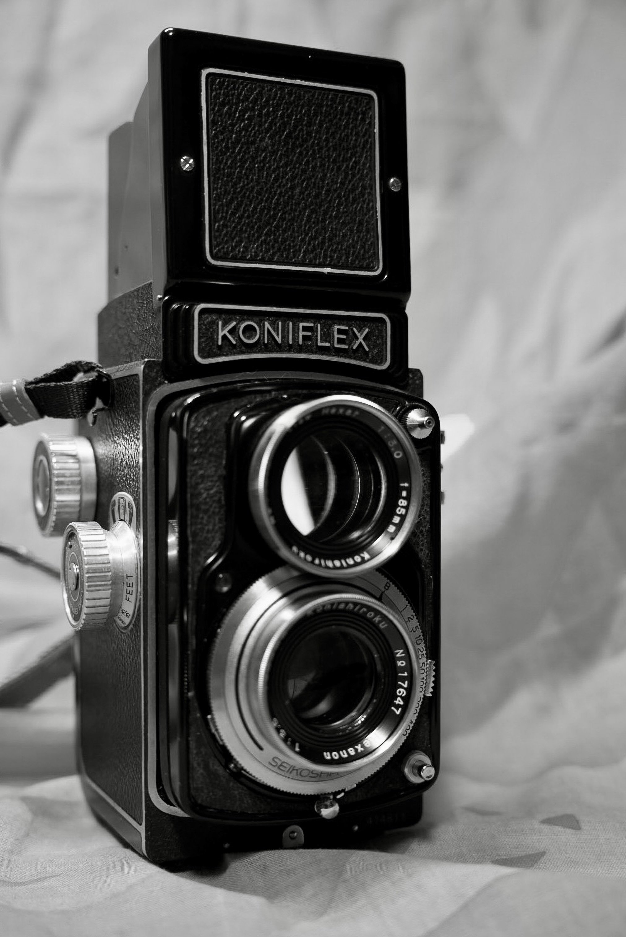 コニカとツァイスとローライの二眼レフ｜樹理庵 (Julian)