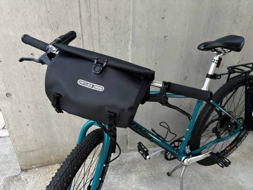 街と自然をつなぐ、ちょうどいい相棒。ORTLIEB VELO SLINGのある日常