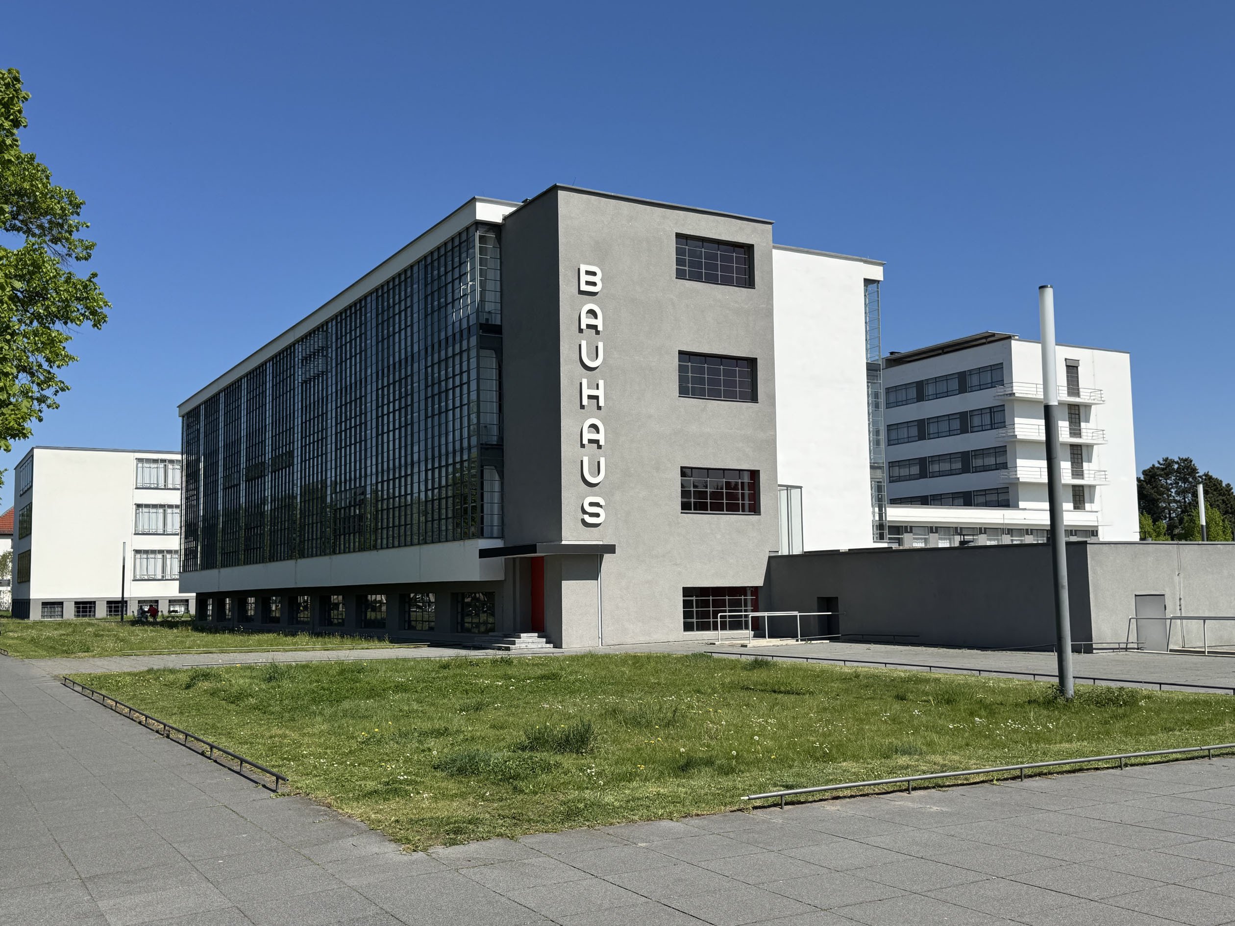 建築】バウハウスってなんですか？｜Hiroshi Kawajiri