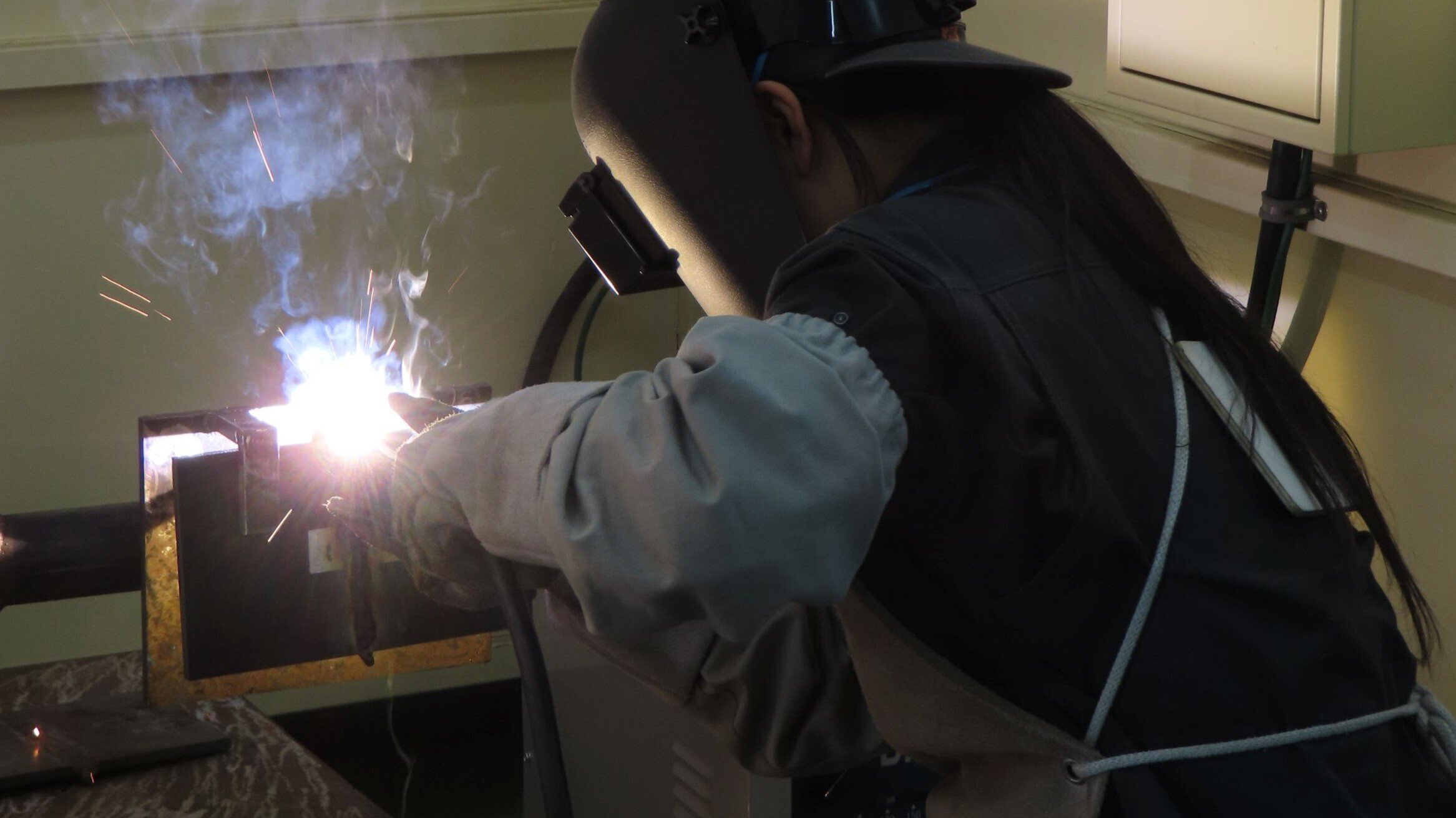 佐賀県女子溶接技術競技会2025 女性技能者だけで腕競う 「裏当て金