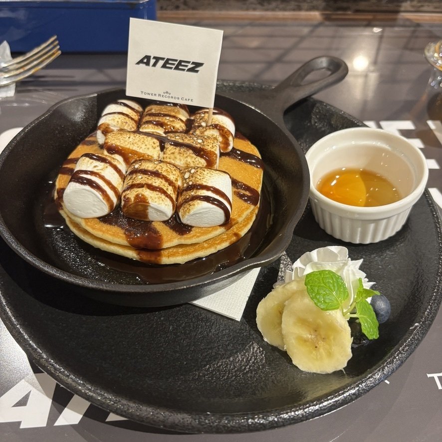 食べて稼ごう！K-POPコラボカフェでトレカ仕入れ。タワレコ渋谷で8000