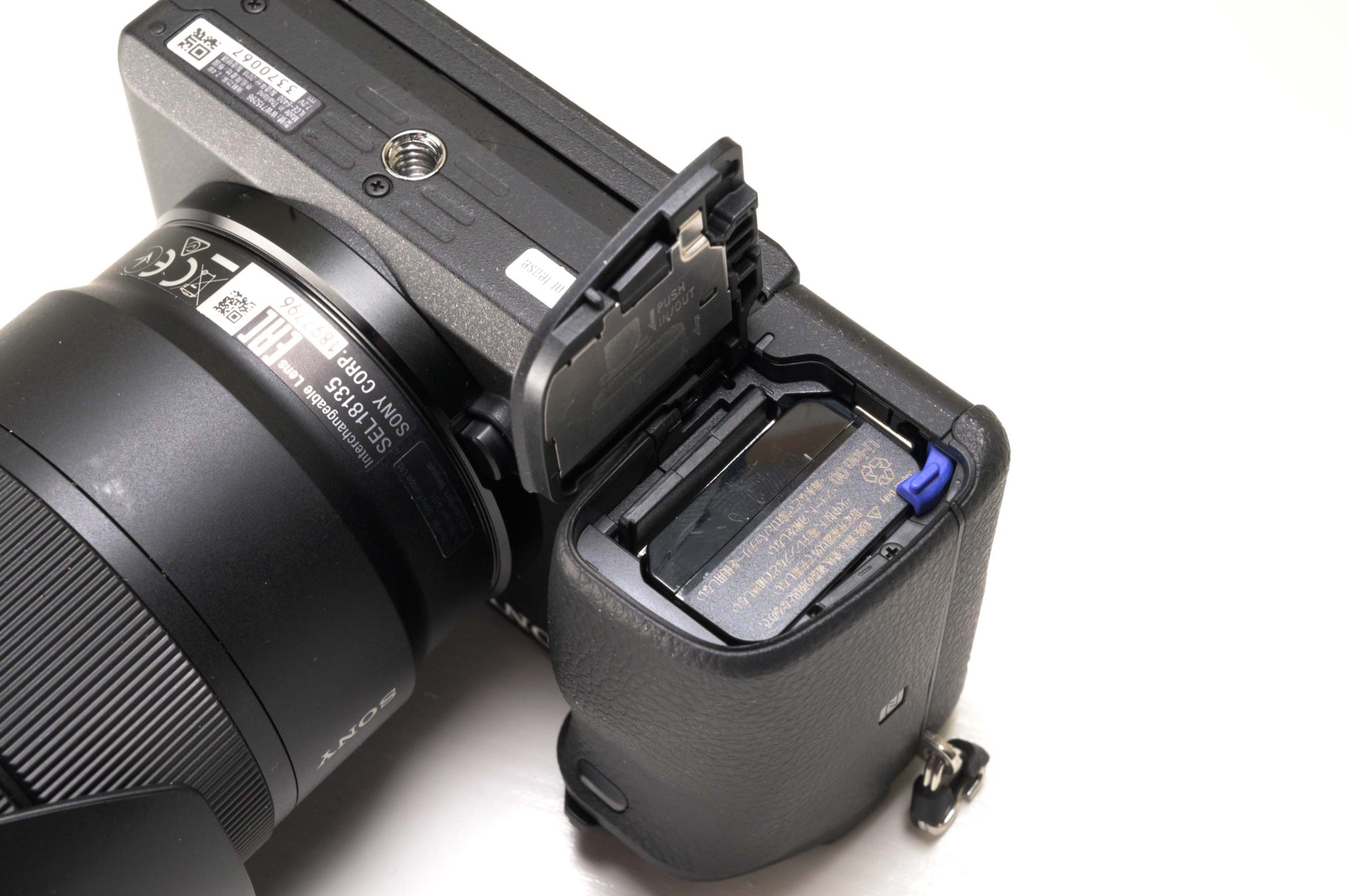 Sony a6400 hands-on review: Sony ditches record limit and extends