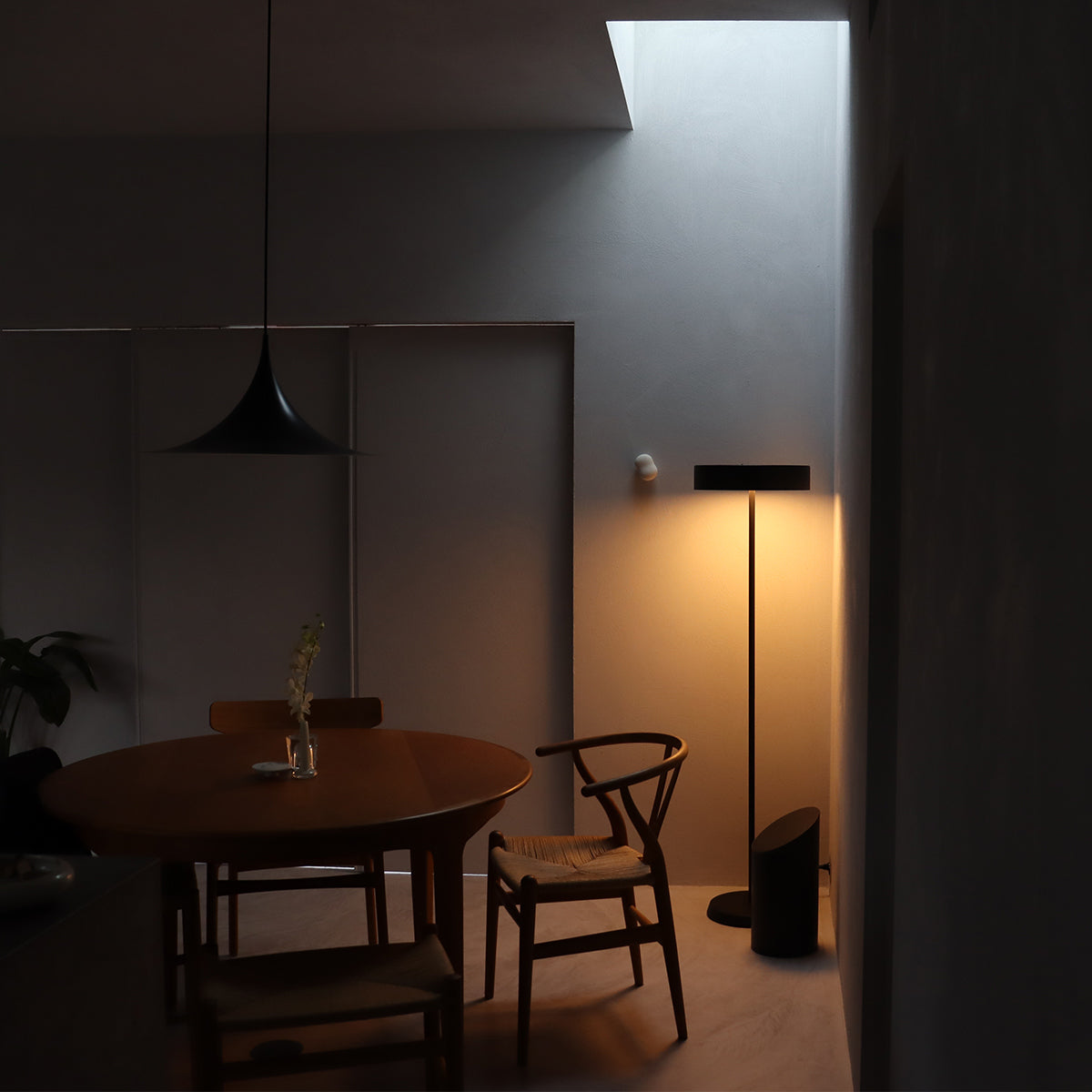 Glow LED-floor lamp｜ARTWORKSTUDIO公式