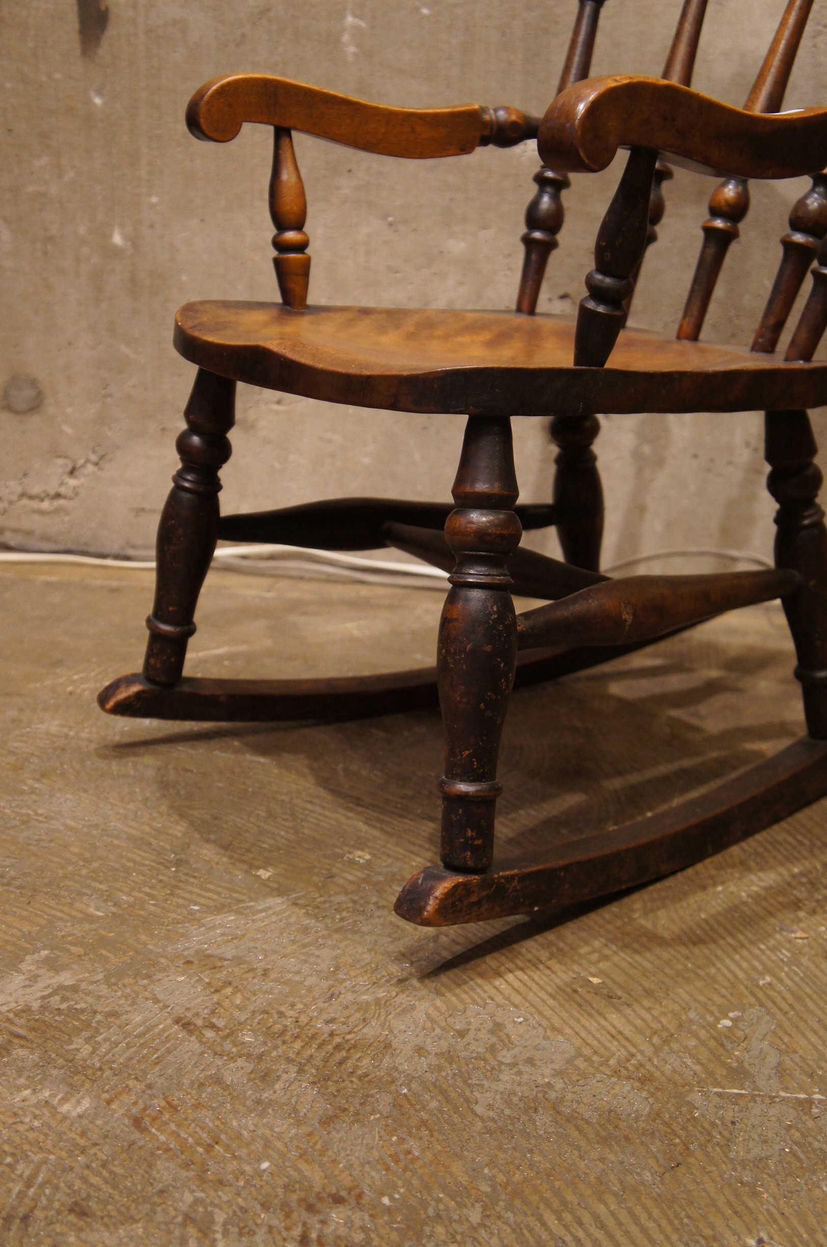 ヴィクトリアン キッズ ロッキング チェア | ARTICLE PRODUCT