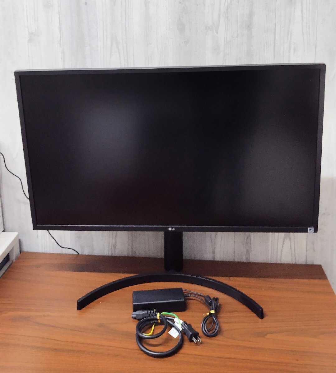 価格.com - LGエレクトロニクス 32UK550-B [31.5インチ] 価格比較