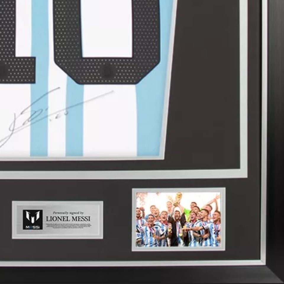 リオネル・メッシ【直筆サイン入り】2022アルゼンチン代表ユニフォーム