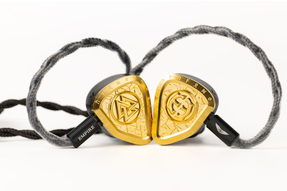 Empire Ears、デュアルコンダクション&クアッドブリッドで11ドライバ最