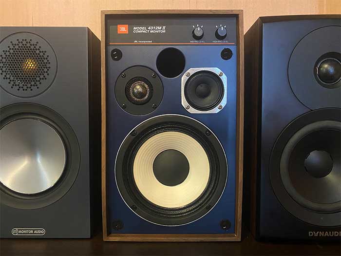JBL 4312MII(WX) 展示処分特価品 天然木ウォルナット 正規取扱い専門店