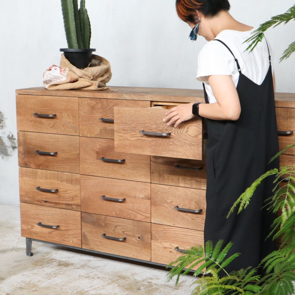 C.B チェスト | オーダーメイドのアイアン家具を中心に数多くの