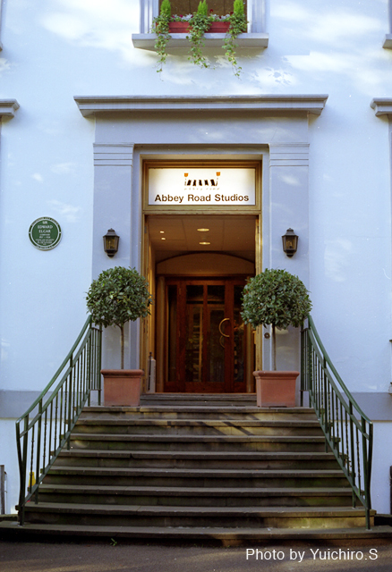 アビイ・ロード・スタジオとポールの家 | 15 Field