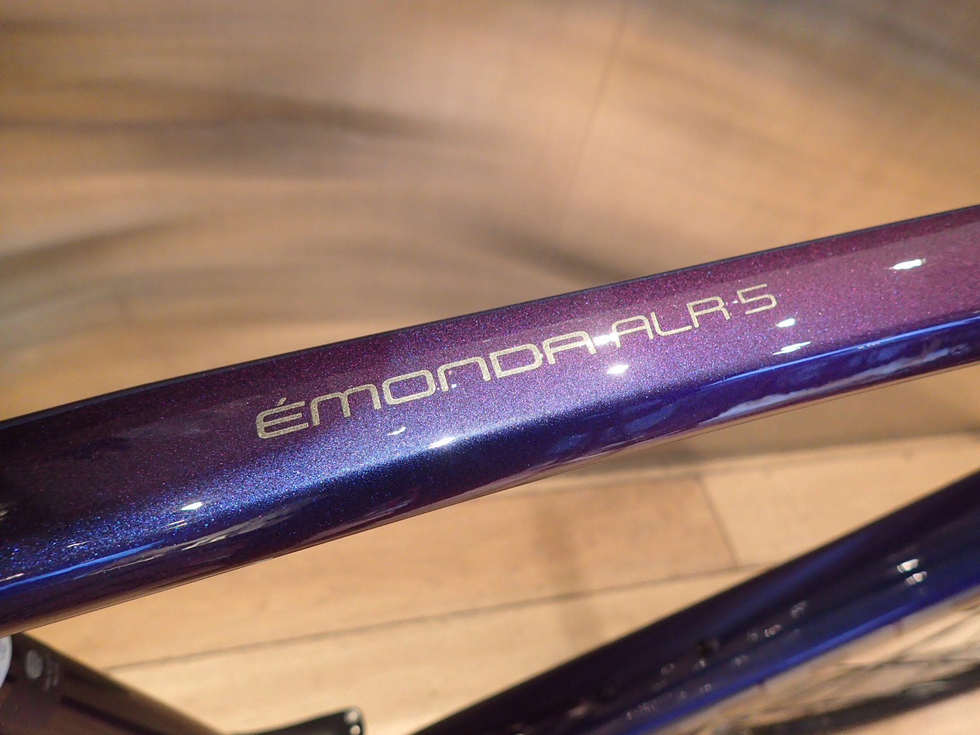 ｱｲﾃﾑ】トレック EMONDA ALR 5 DISC パープル Purple ユニセックス