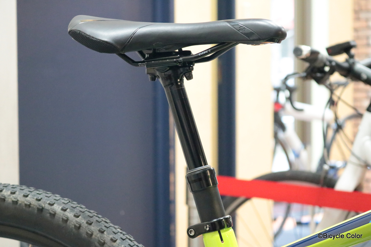手元のレバーでサドル上げ下げ！BONTRAGER（ボントレガー）の