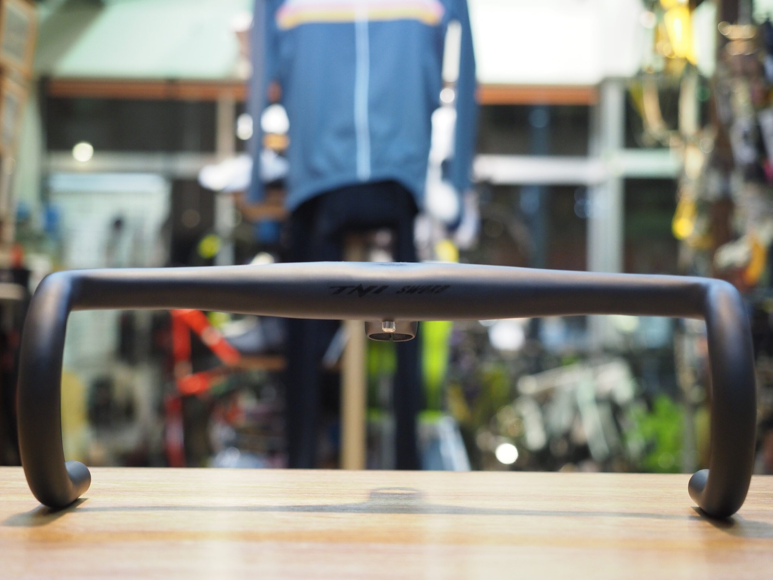 価格破壊】TNI 一体型カーボンハンドルバー | BICYCLE LAND M-2