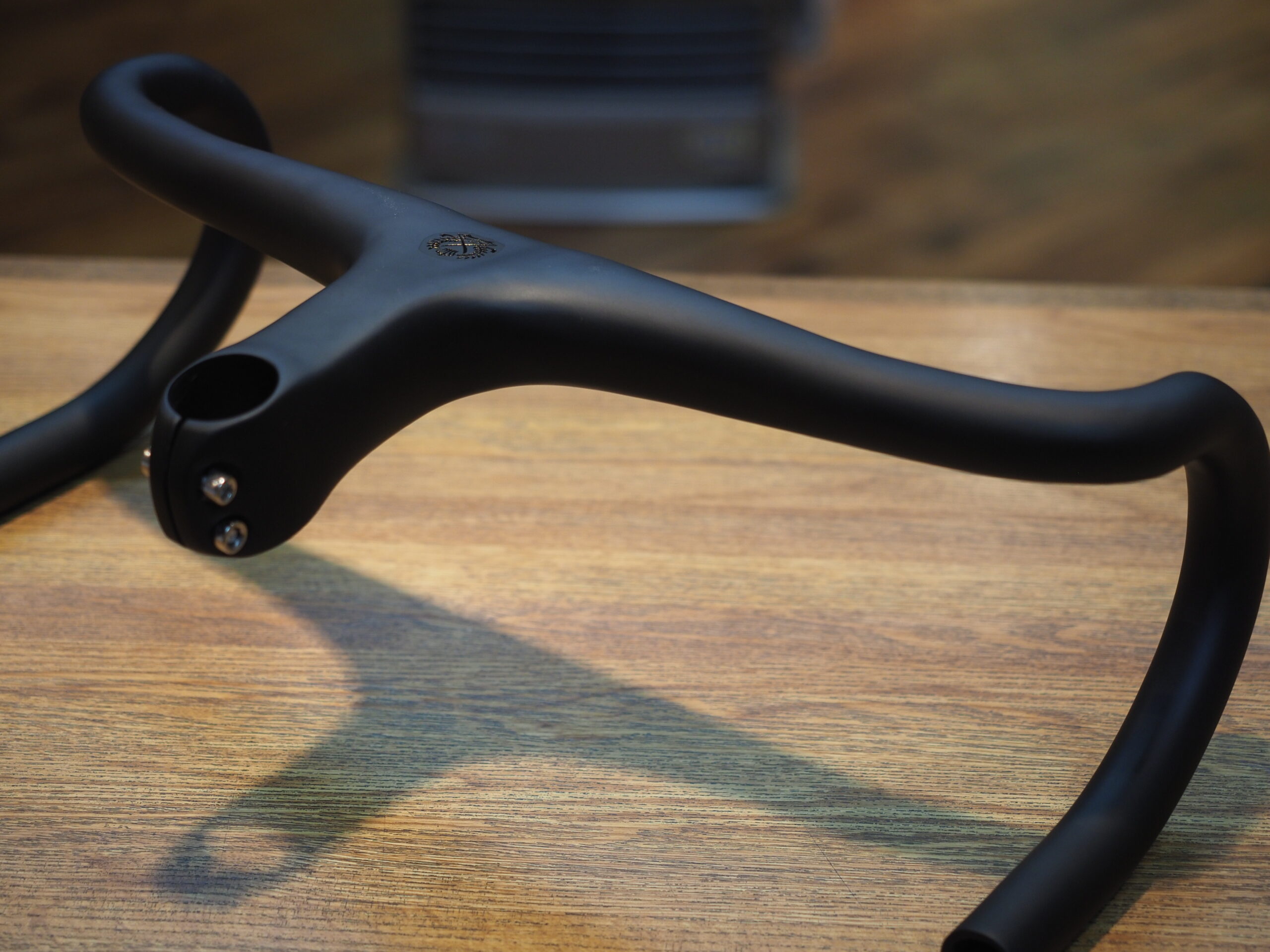 価格破壊】TNI 一体型カーボンハンドルバー | BICYCLE LAND M-2