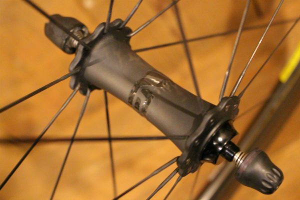エンヴィ ENVE SES 4.5 CARBON FIBER ROAD HUB シマノ11s が入荷
