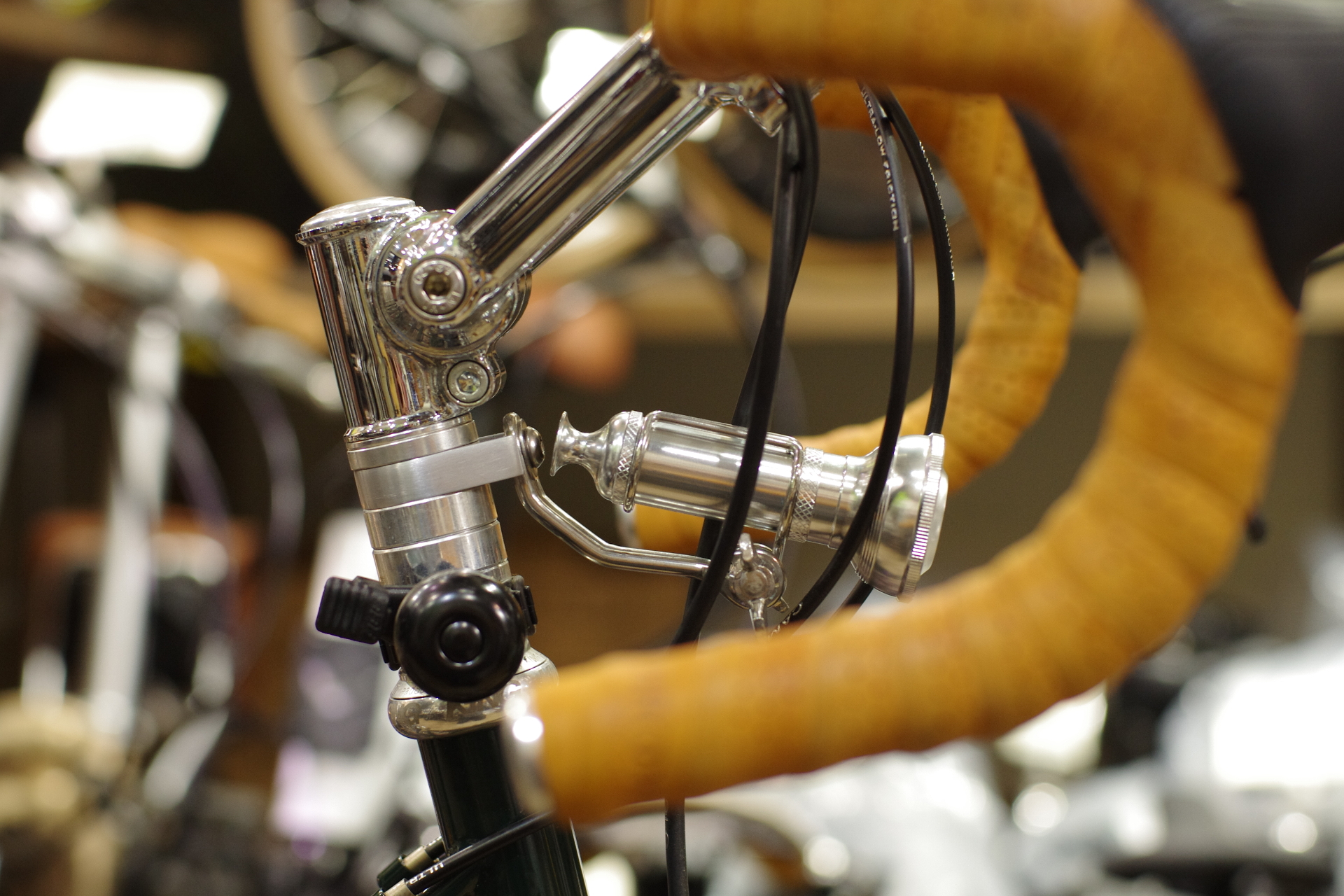 Alex Moulton AM-20 KiLEY製ライトの組み付けでした。 – Bici Termini