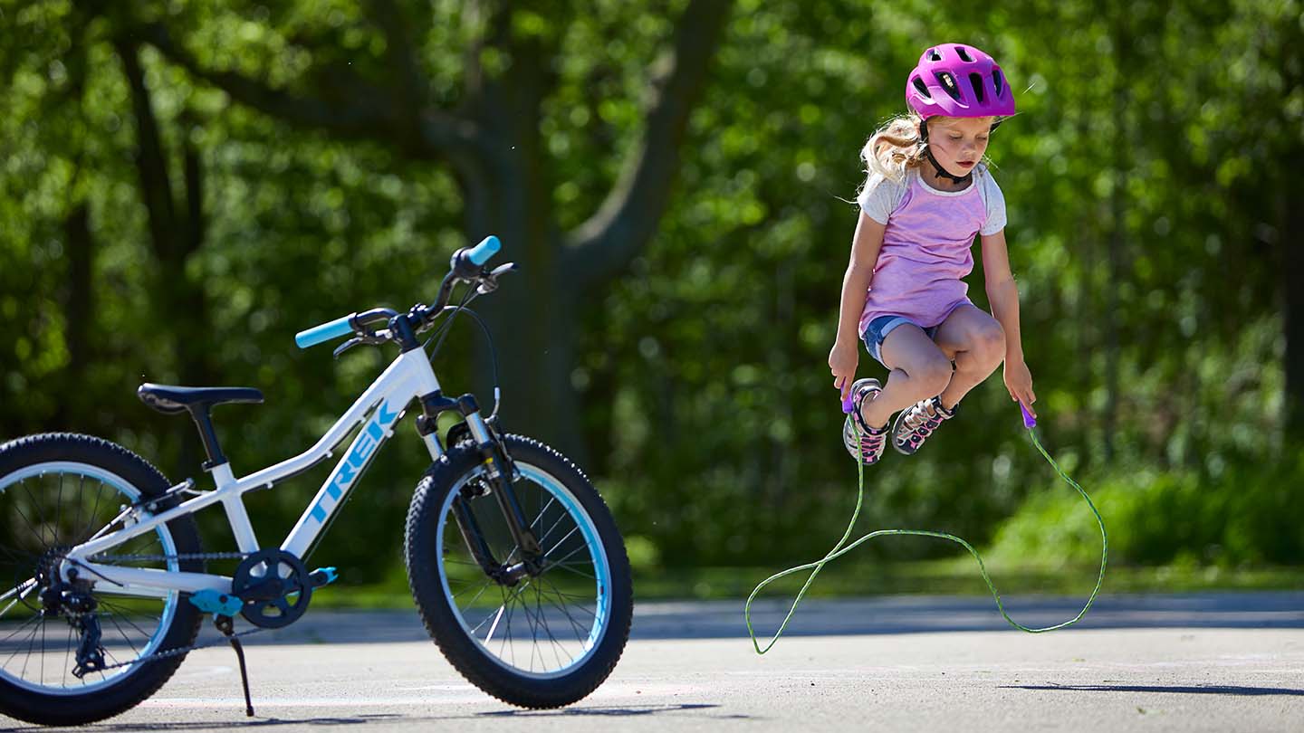 16インチホイールサイズ（4〜6歳向き）の子供用自転車 - TREK