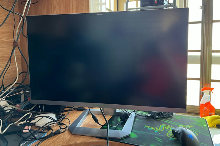TITAN ARMY、32インチ版も登場したMini LED採用のIPS 4K 144Hz