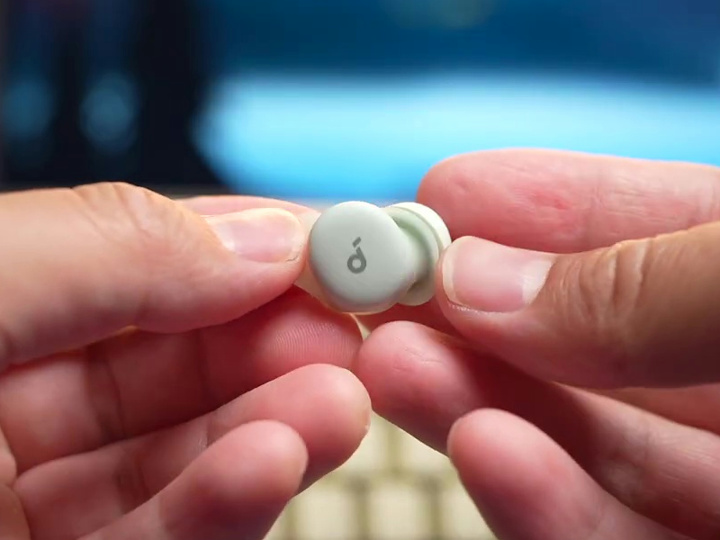 Anker、世界初と謳うスマートANCを搭載した第3世代の睡眠用完全