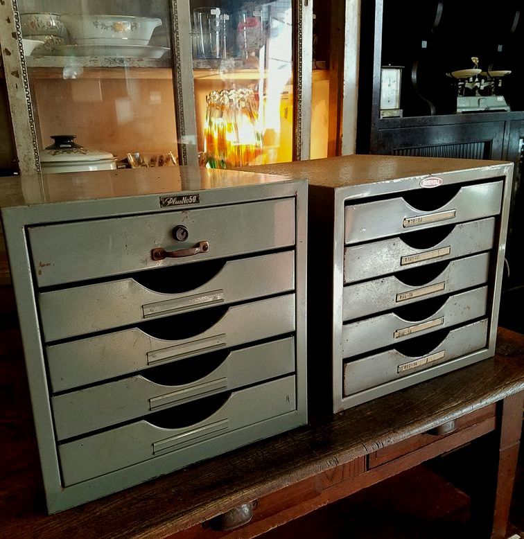 レトロな工業系のスチール製レターケース - [Sold Out]過去の販売商品