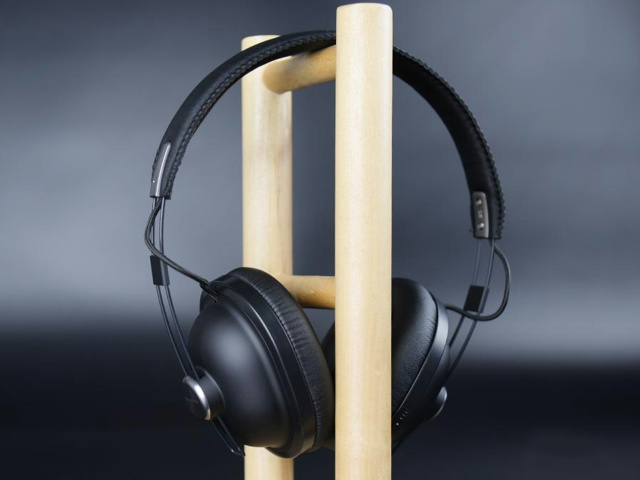 パナソニック、レトロデザインのBluetoothヘッドホン『RP-HTX80B