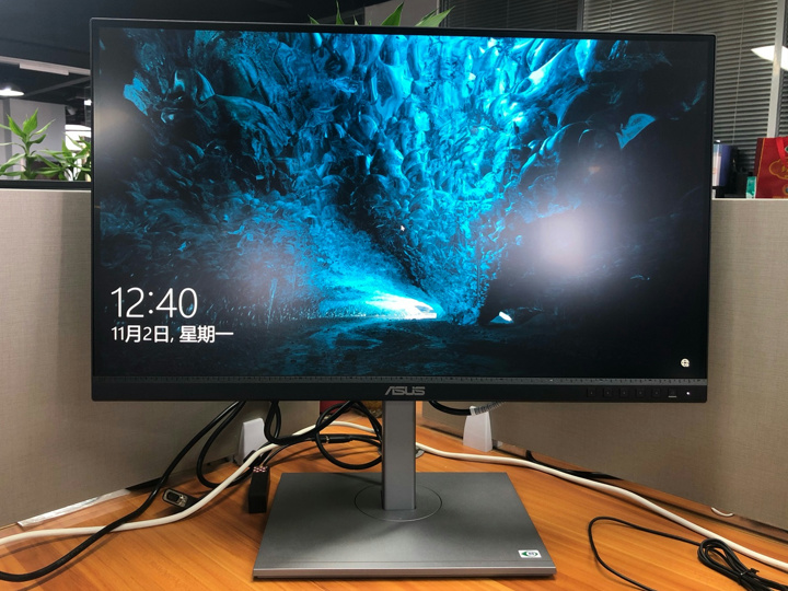 ASUS、ProArtシリーズでミドルレンジの27インチ IPS 4K UHD液晶