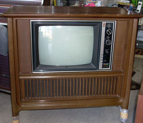 ◇1970年代のナショナルブラウン管カラーテレビTH-5800Dがデジタル液晶