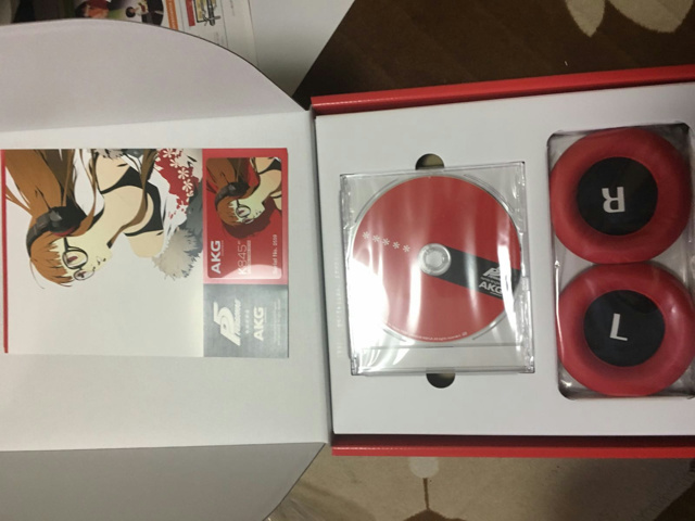 ヘッドホン】AKG 『K845BT P5 SAKURA FUTABA EDITION』 画像など