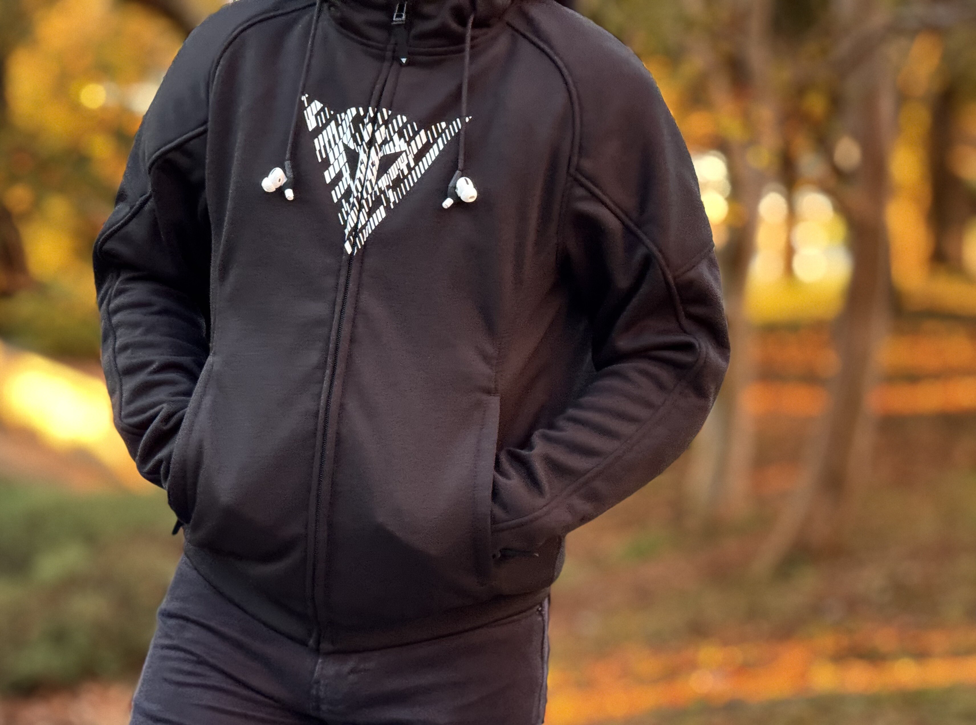 肩肘張らずに着用できる