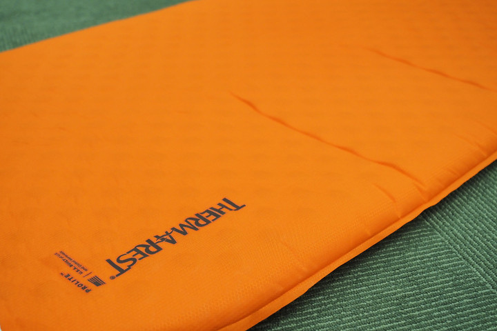 好日山荘 横浜西口店 : スタッフのスリーピングマット遍歴