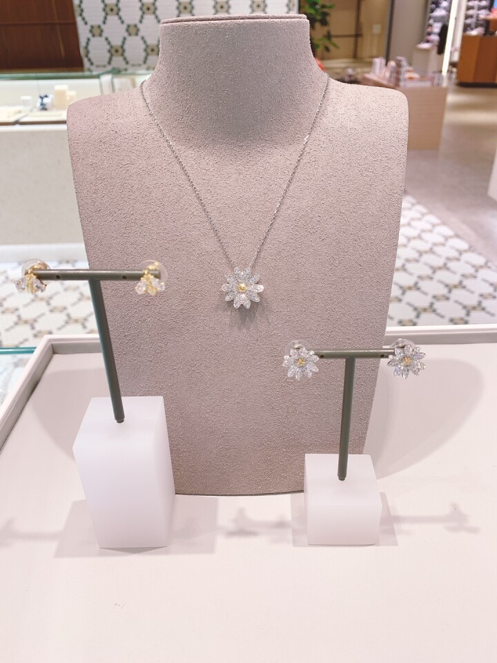 SWAROVSKI|SPRING/SUMMER COLLECTION| 渋谷スクランブルスクエア 東急
