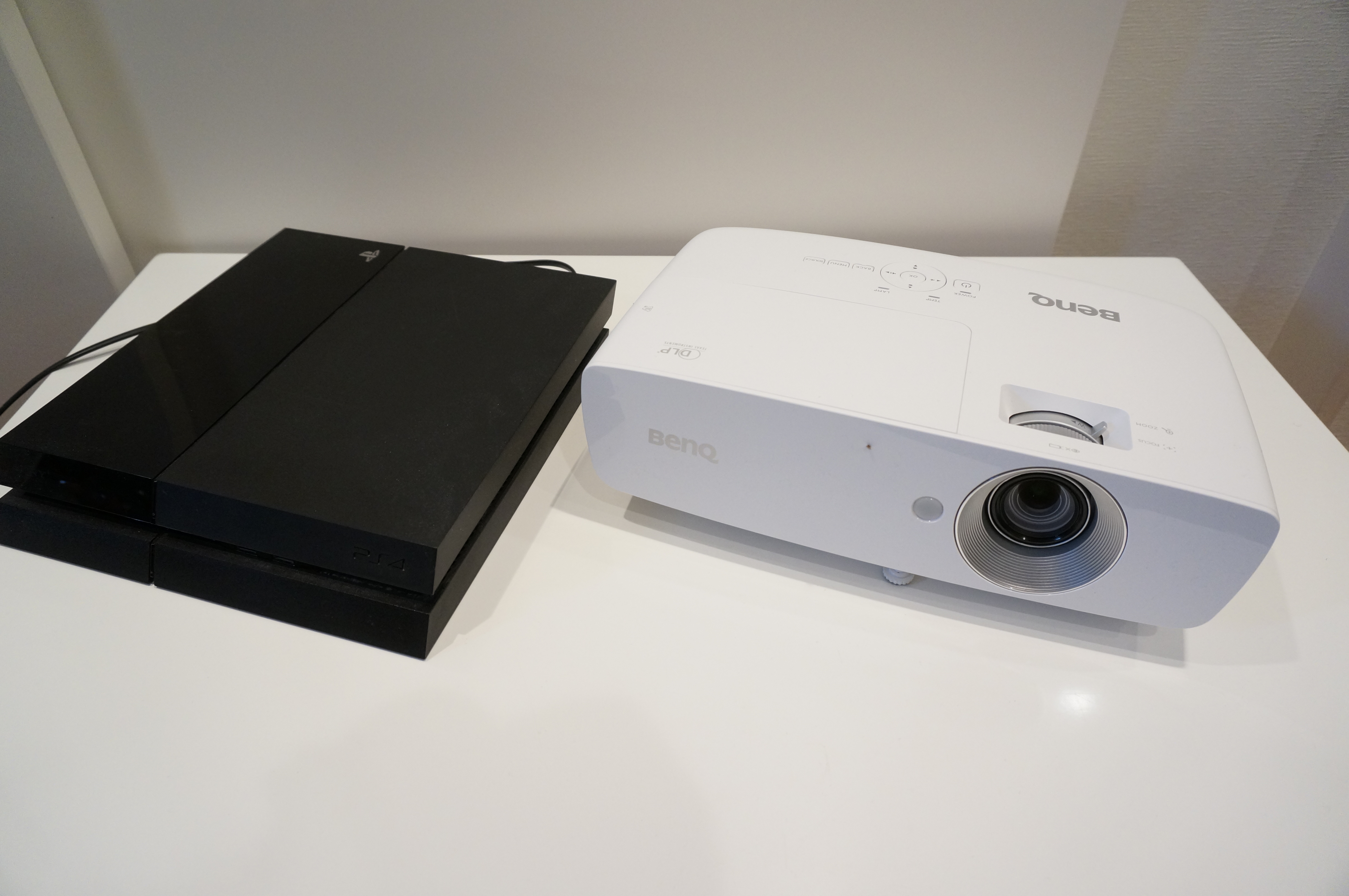 Huluが「映画」になる100インチスクリーンの臨場感。BenQのホーム