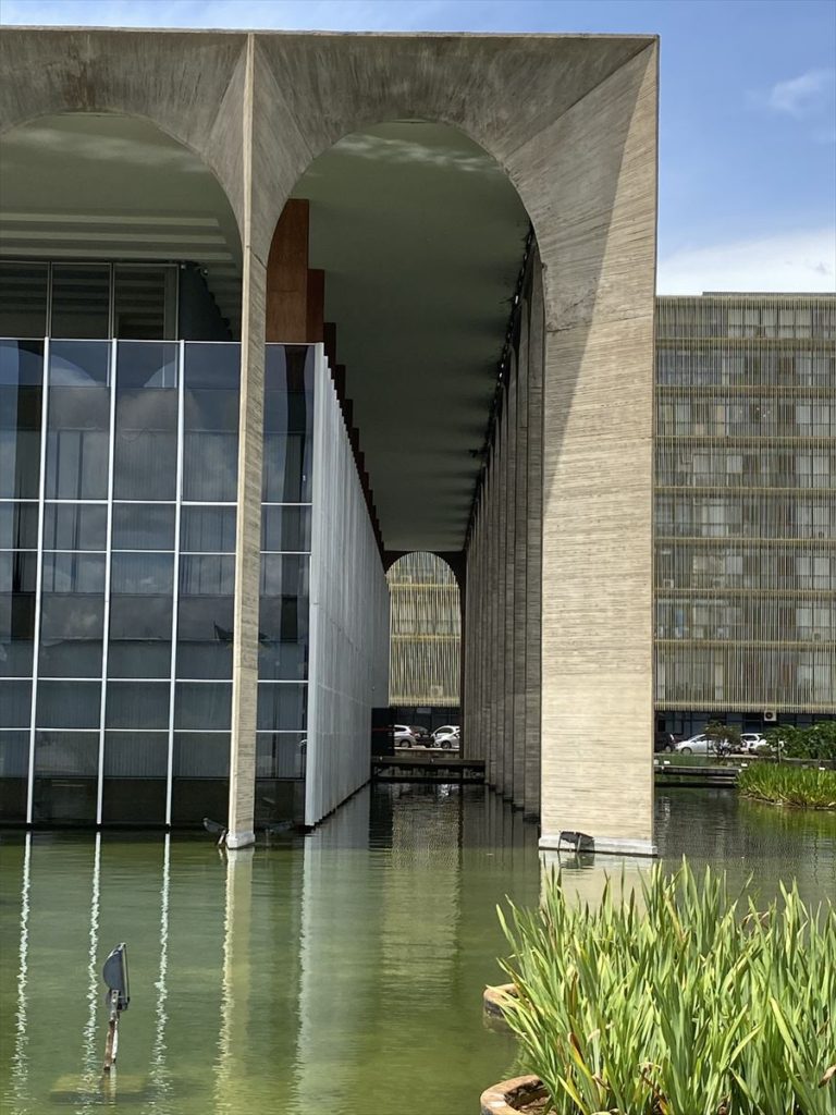 世界遺産ブラジリア写真ルポ02：魅せる庁舎、見せないミュージアム