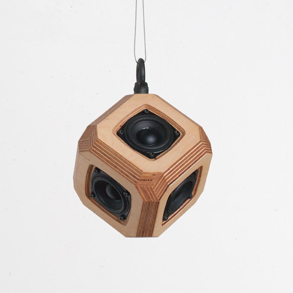 鳥肌の立つ音」を生み出す Made in Japanのスピーカー | CAMWACCA