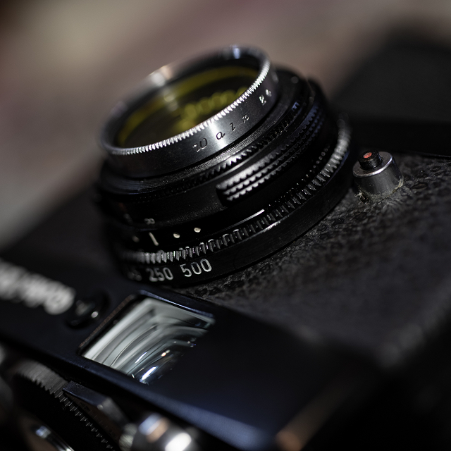 シンプルで精巧な喜び。Rollei 35 LEDと、アクセサリーの楽しみ