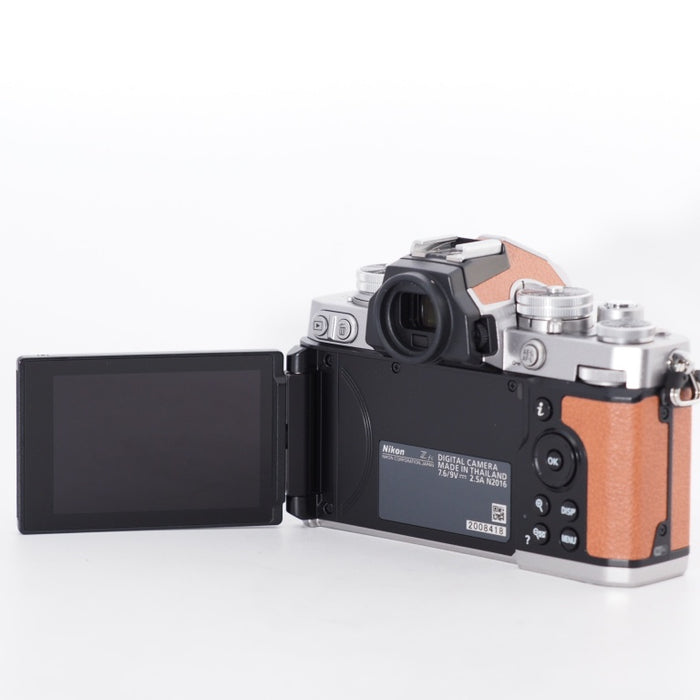 Nikon ニコン ミラーレス一眼カメラ Z fc ボディ Zfc シルバー