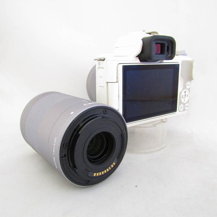 中古】(キヤノン) Canon EOS KISS M ダブルズームキツト ホワイト