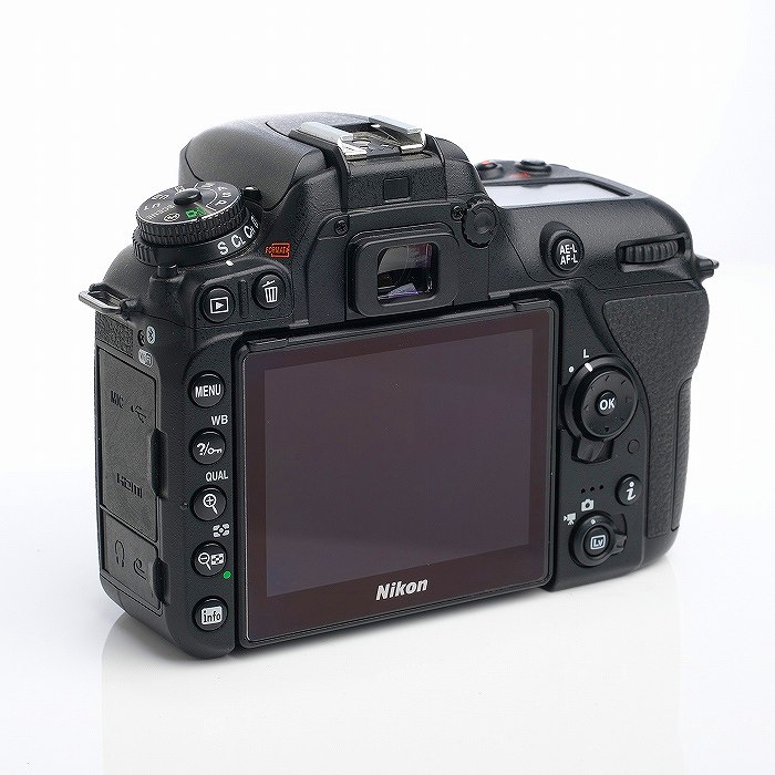 中古】(ニコン) Nikon D7500｜ナニワグループオンライン｜2221250017541