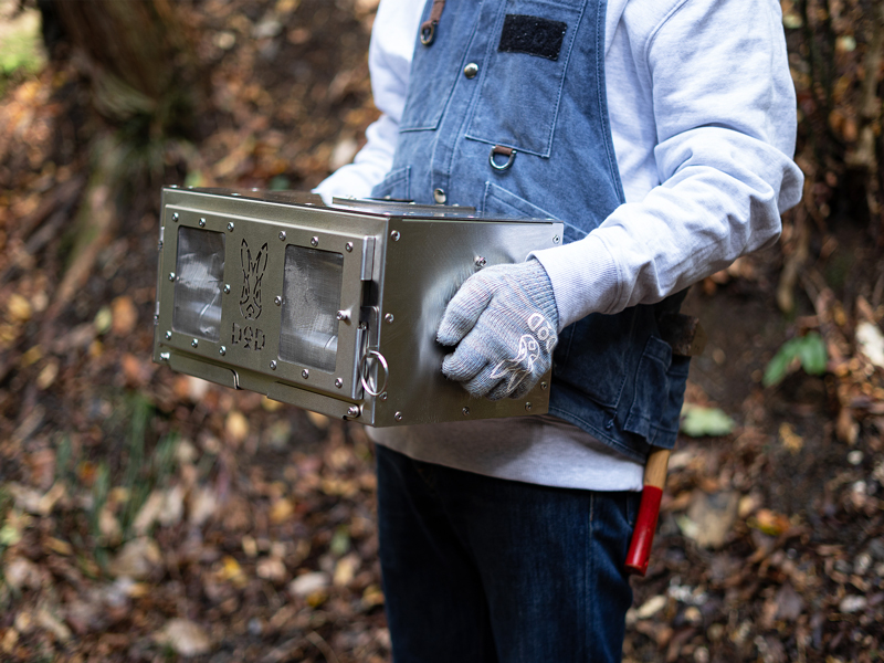 DODから金属メッシュ窓の薪ストーブ「シースルーまきちゃん」登場