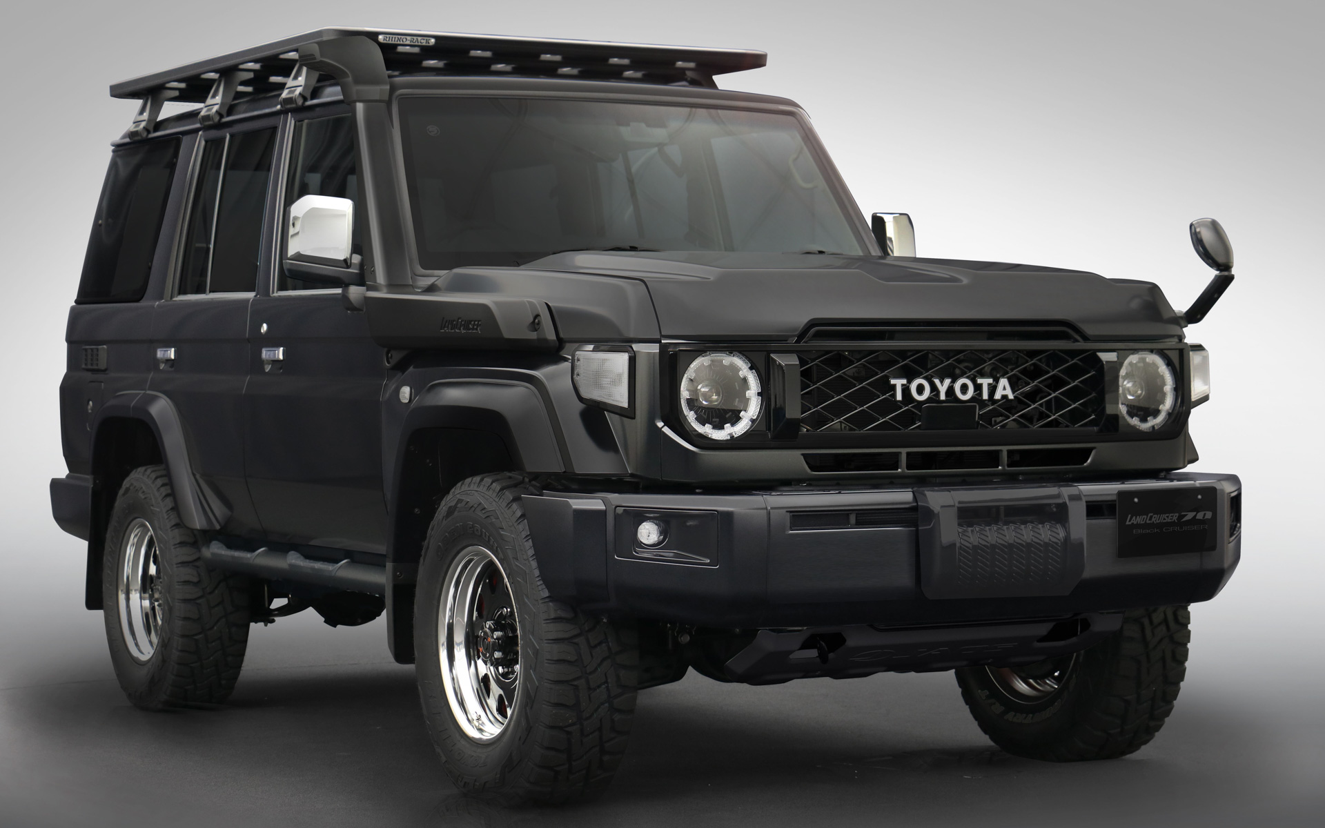 トヨタ車体、マットブラックの「ブラッククルーザー70」を東京オート