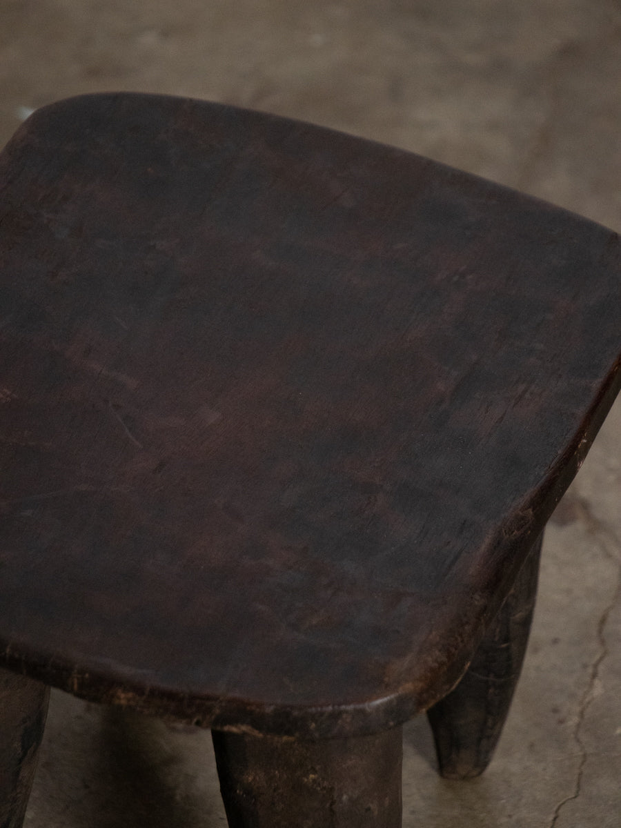 セヌフォ族スツール