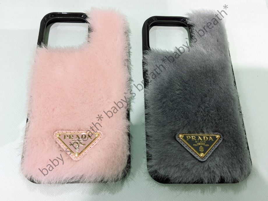 国内発送☆PRADA】iphone13proケース フェイクファー (PRADA/iPhone