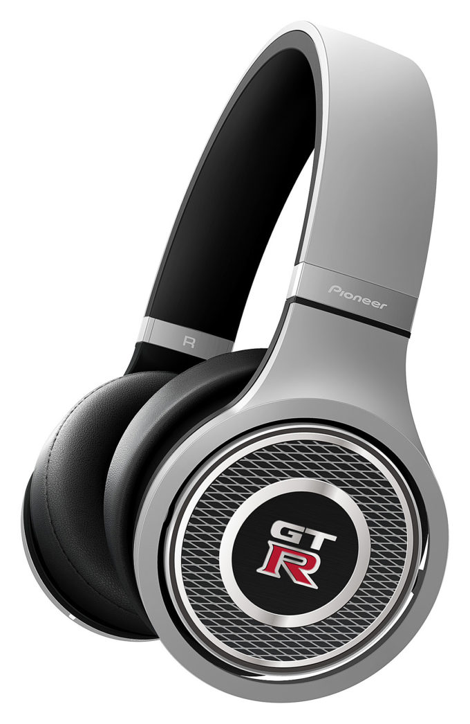 パイオニアとR35GT-Rがコラボした限定250台のヘッドホン！ | 自動車