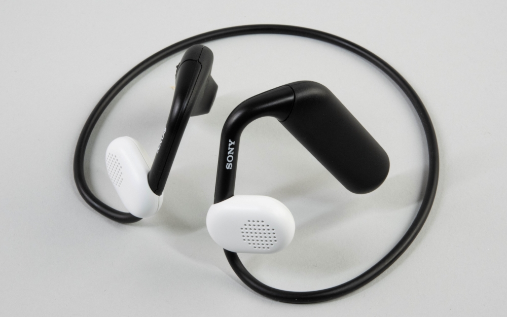 外音取り込んで快適、ソニーのランニング用イヤホン「Float Run